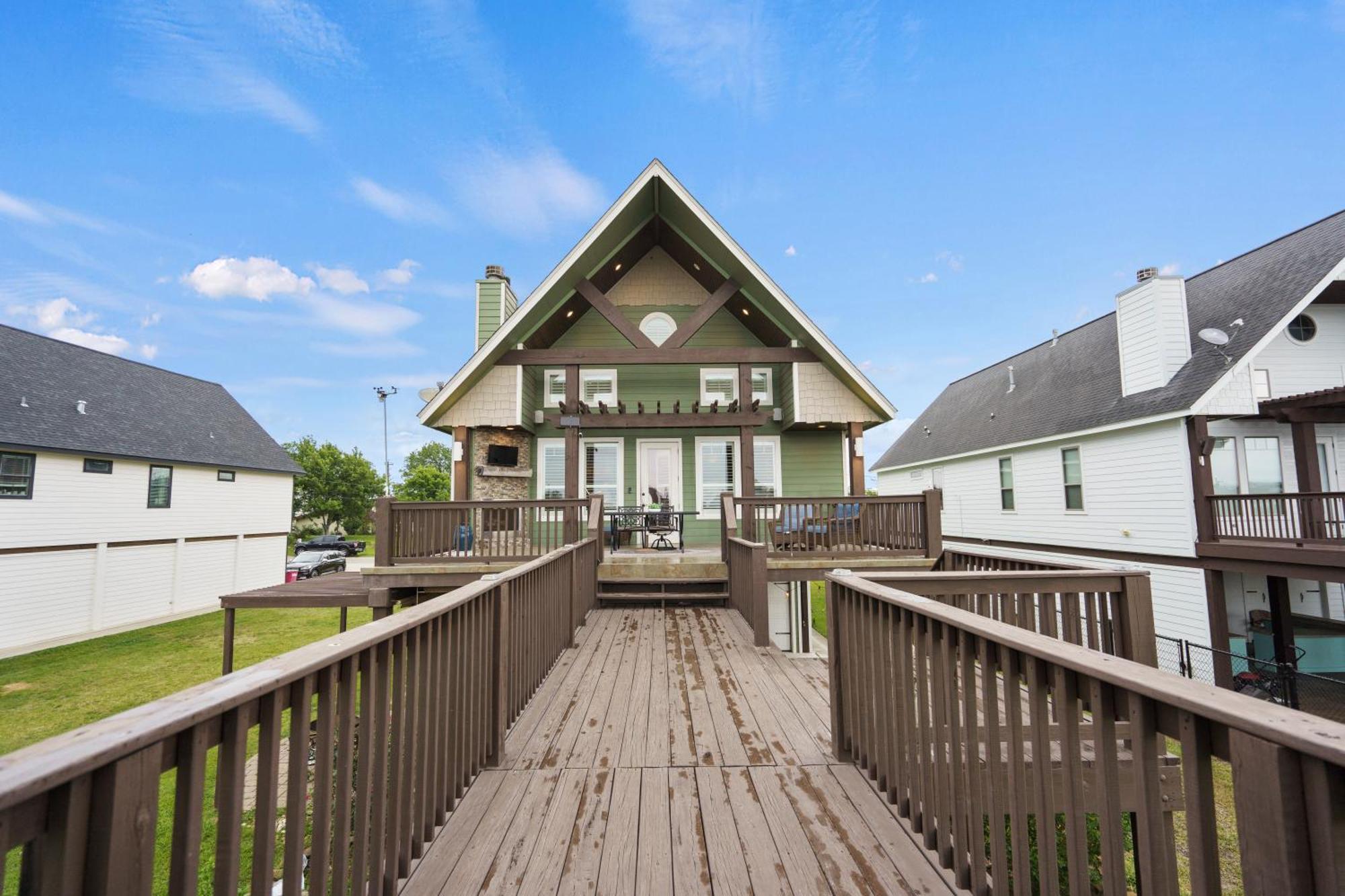 Luxury Waterfront Home Family And Pet Friendly Near Surfside Beach 11 Mins Freeport Exterior foto