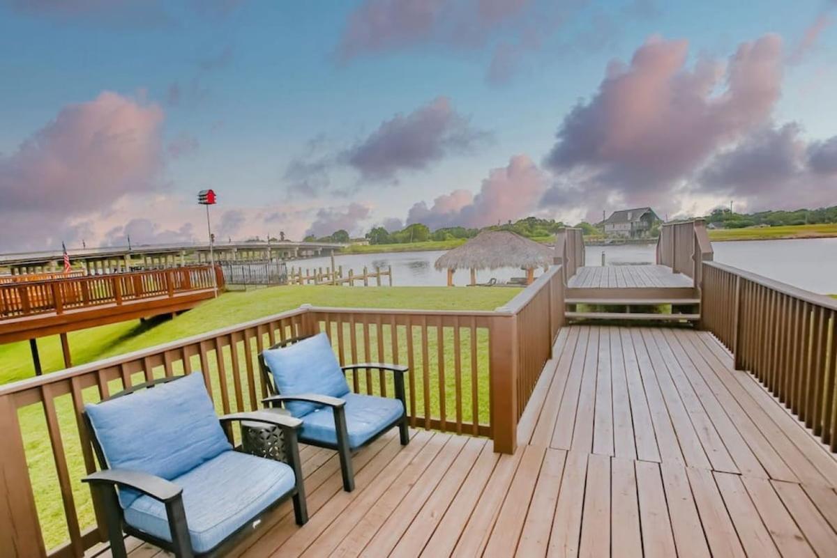 Luxury Waterfront Home Family And Pet Friendly Near Surfside Beach 11 Mins Freeport Exterior foto